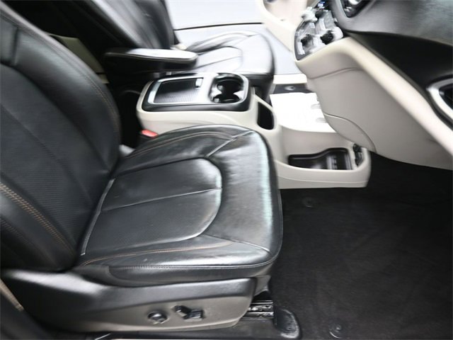 Used 2020 Chrysler Pacifica Touring-L Plus w/ Advanced Safetytec Group image 27
