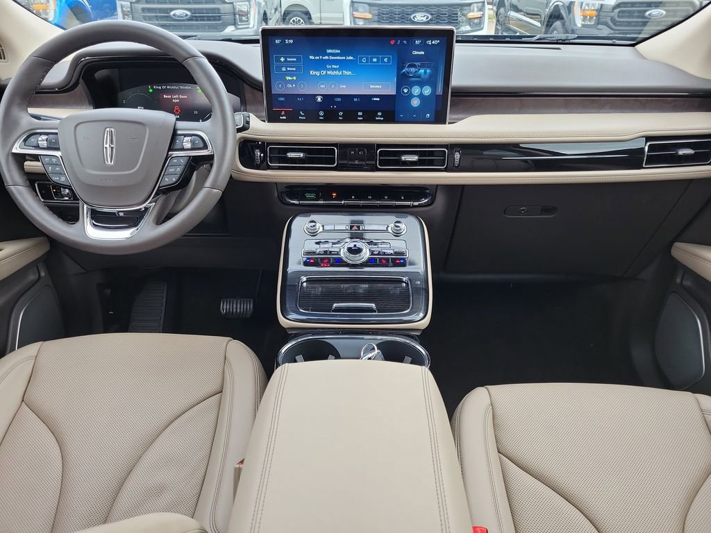 Certified 2023 Lincoln Nautilus Reserve w/ Equipment Group 202A image 11