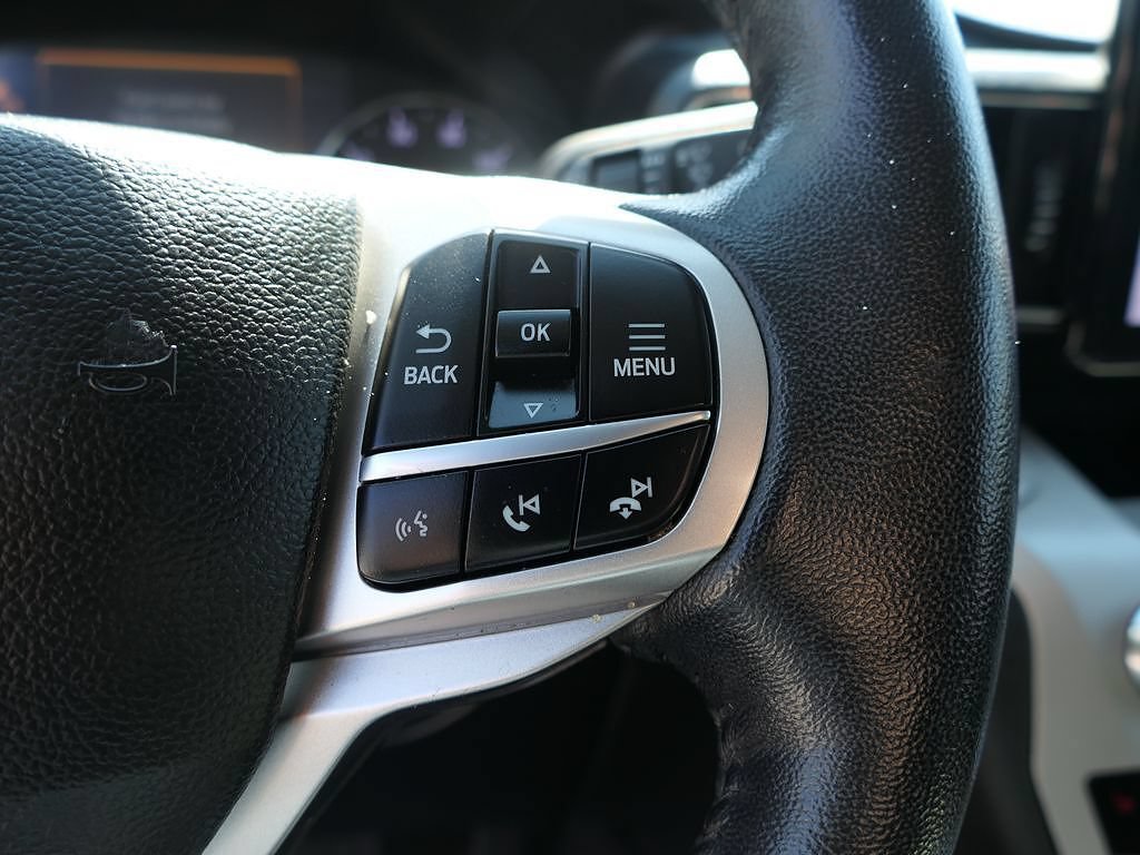 Used 2023 Ford Explorer XLT w/ Equipment Group 202A RWD image 14