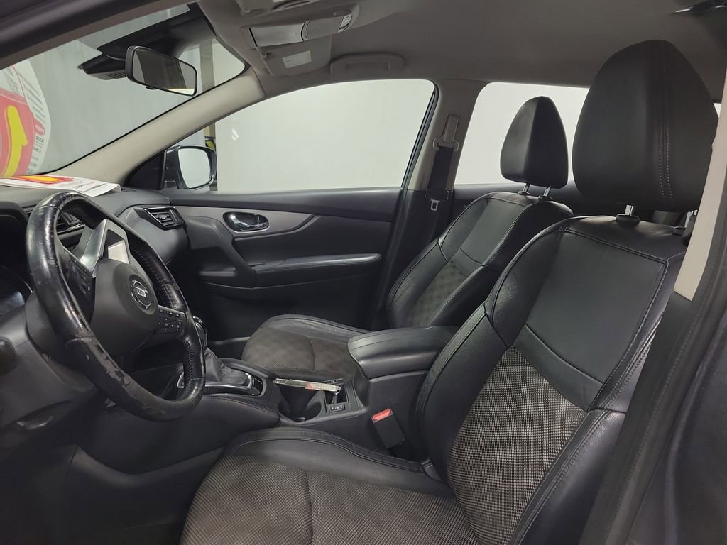 Used 2020 Nissan Rogue Sport SV w/ Technology Package image 13