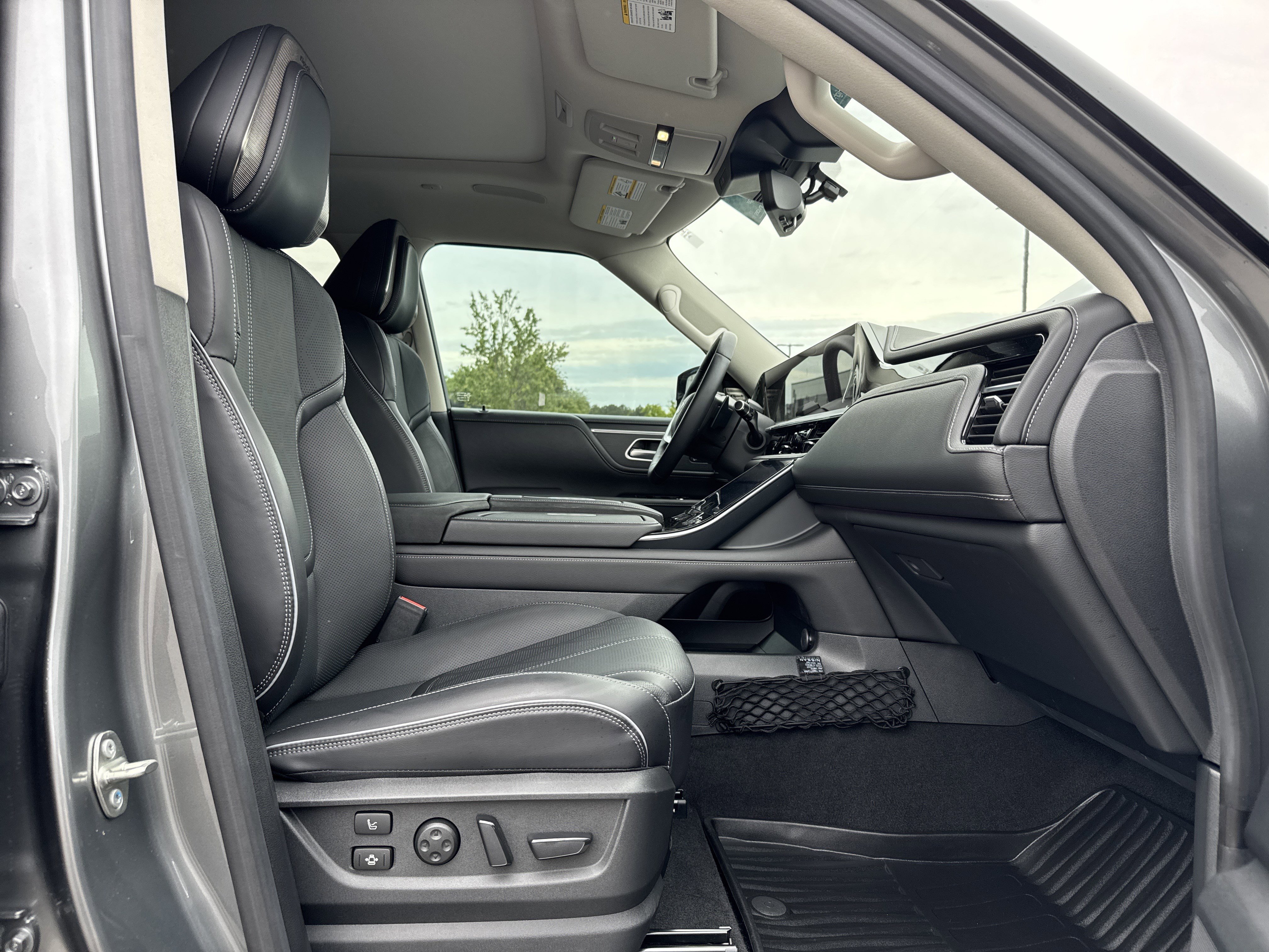 Used 2025 INFINITI QX80 Sensory w/ Exterior Package AWD/4WD image 32