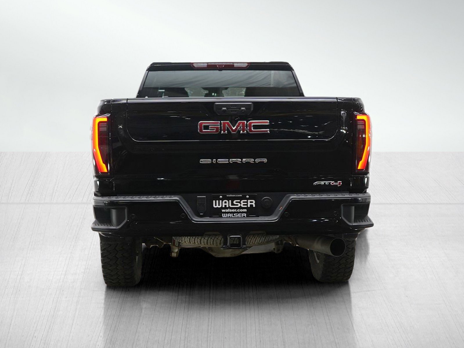 Used 2024 GMC Sierra 2500 AT4 w/ Max Trailering Package image 4
