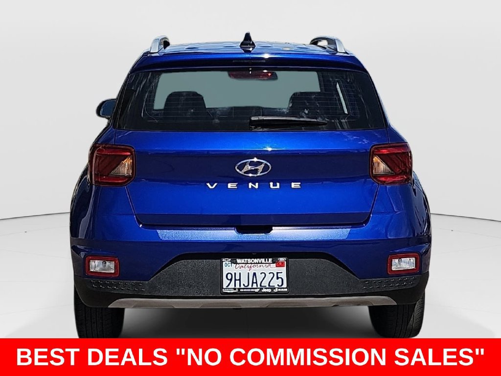 Used 2022 Hyundai Venue Limited FWD image 4
