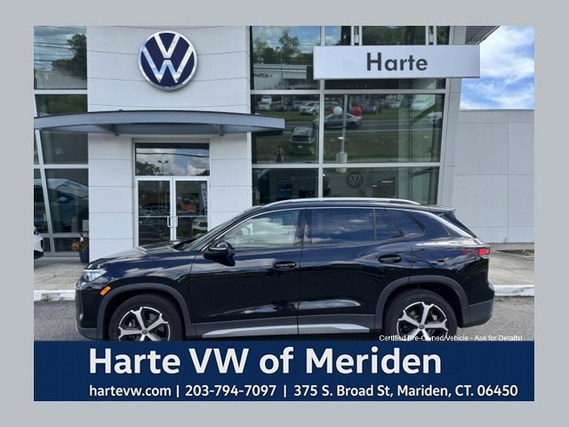 Certified 2026 Volkswagen Tiguan SE w/ Panoramic Sunroof Package AWD/4WD image 1