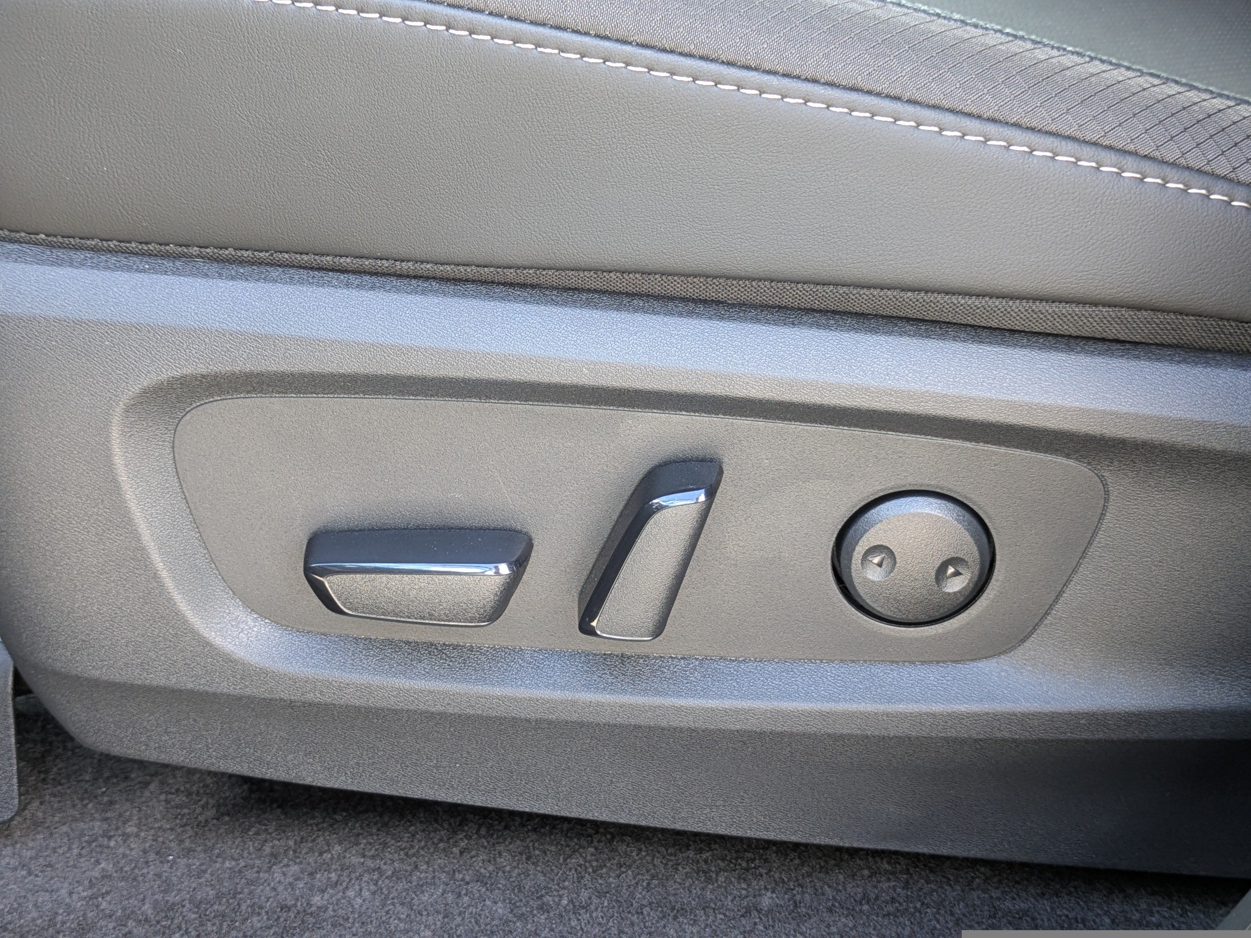 New 2026 Nissan Pathfinder SL FWD image 22