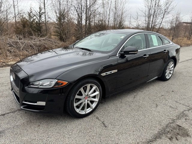 Used 2019 Jaguar XJ R-Sport image 1