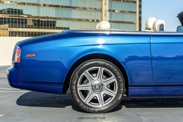Used 2010 Rolls-Royce Phantom Drophead Coupe RWD image 10