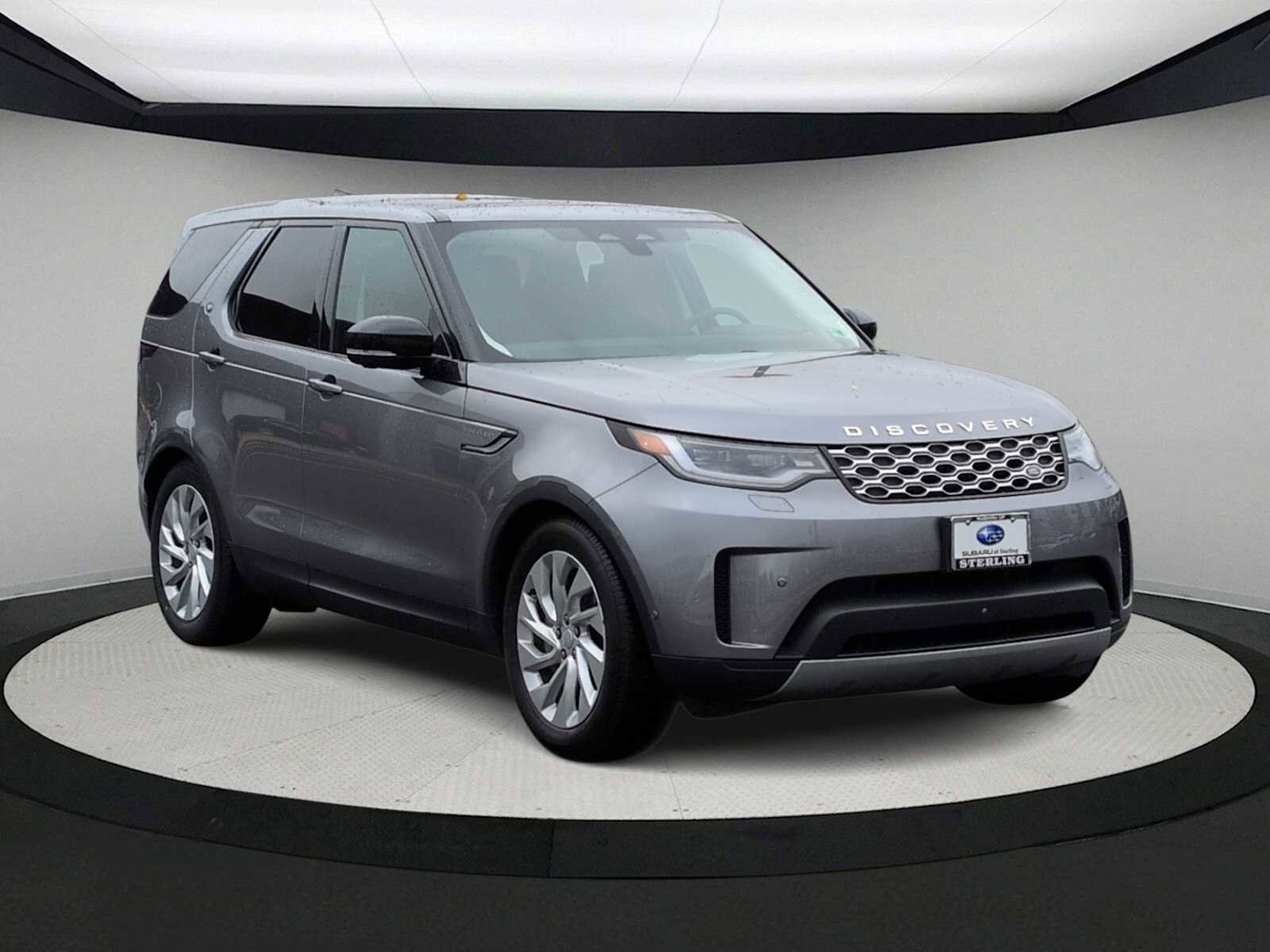 Used 2024 Land Rover Discovery S image 2