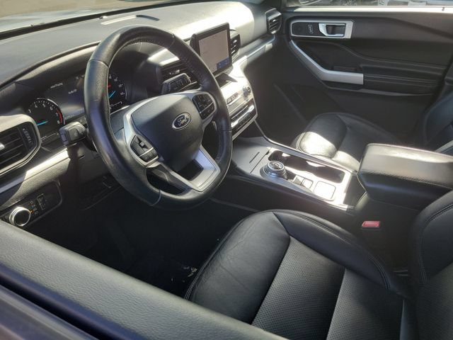Certified 2022 Ford Explorer XLT RWD image 3