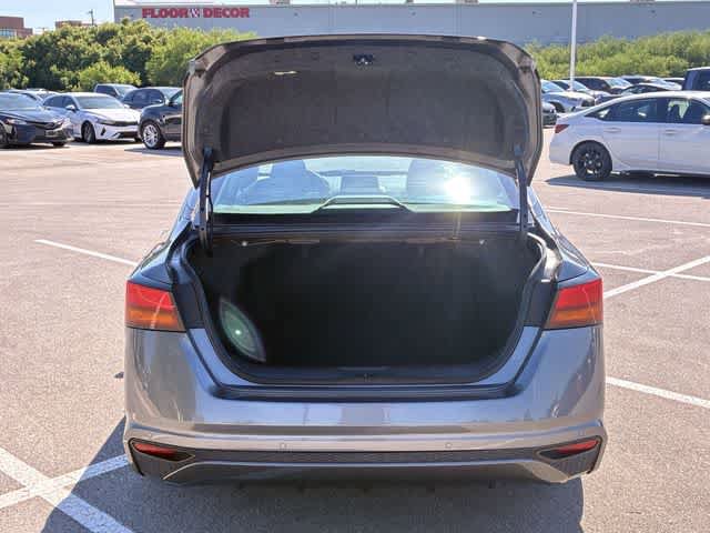 Used 2024 Nissan Altima 2.5 SV FWD image 35