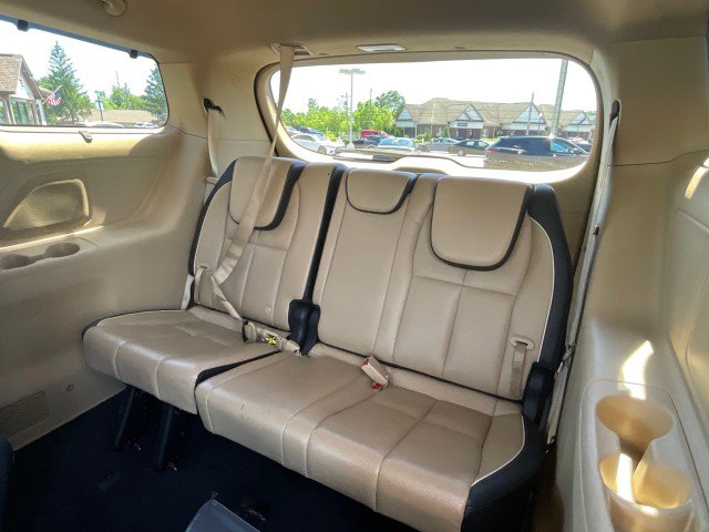 Used 2016 Kia Sedona SX FWD image 36