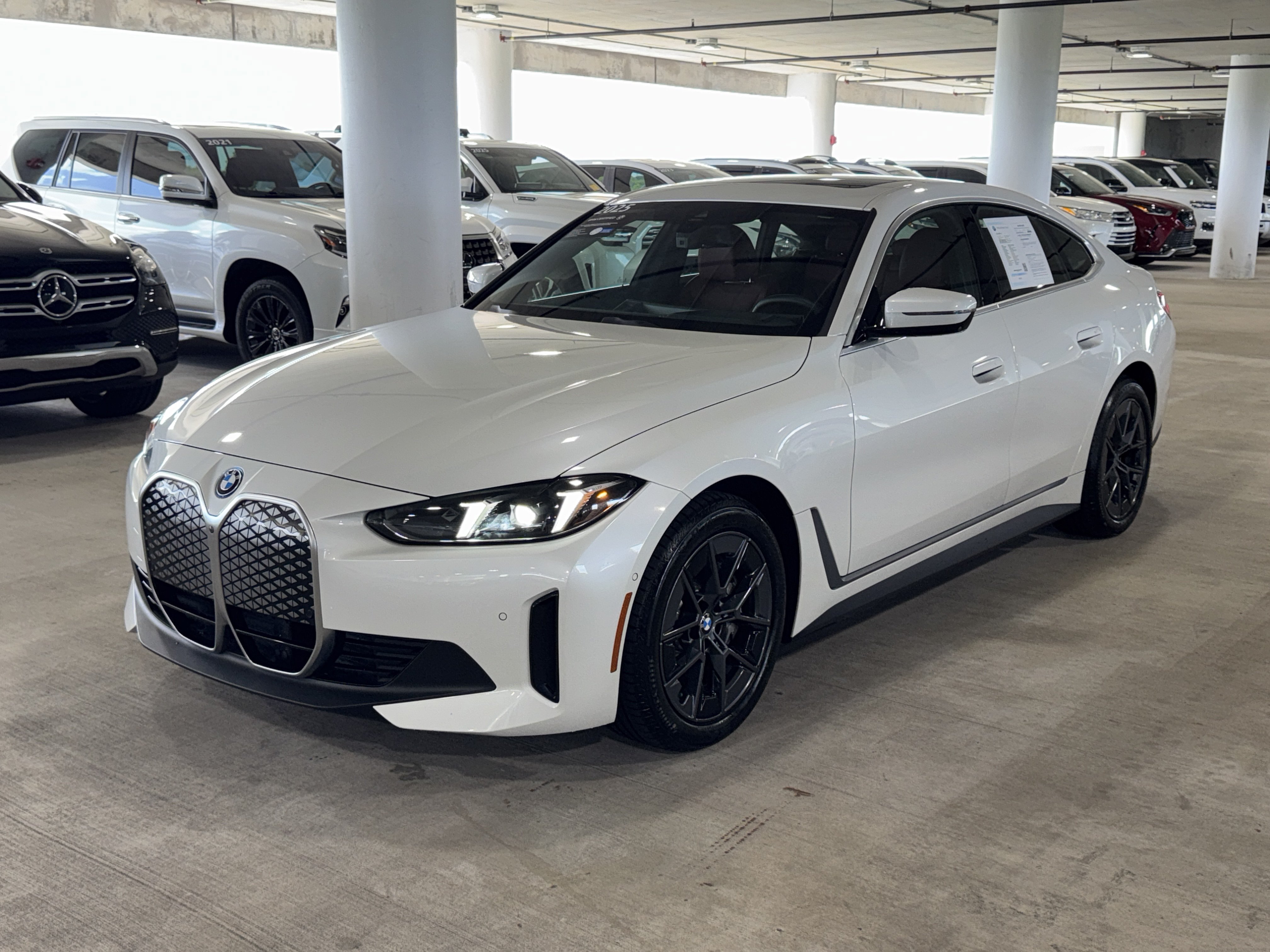 Used 2025 BMW i4 eDrive40 w/ Premium Package RWD image 4