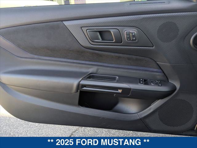 Used 2025 Ford Mustang Dark Horse image 10