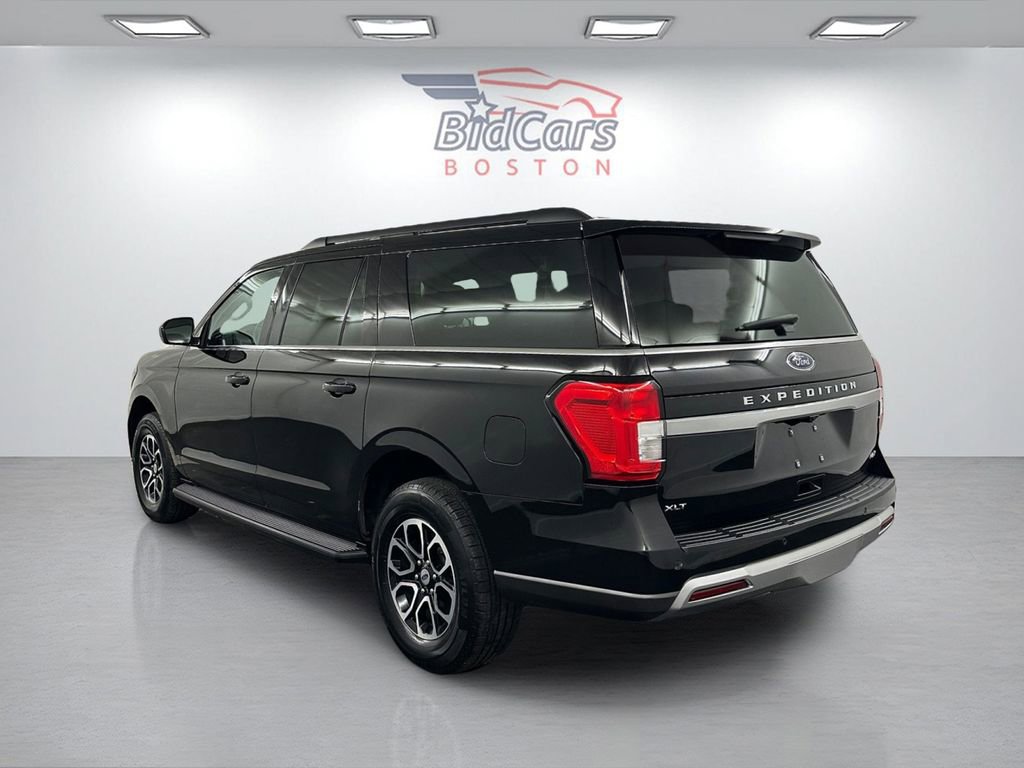 Used 2024 Ford Expedition Max XLT image 7