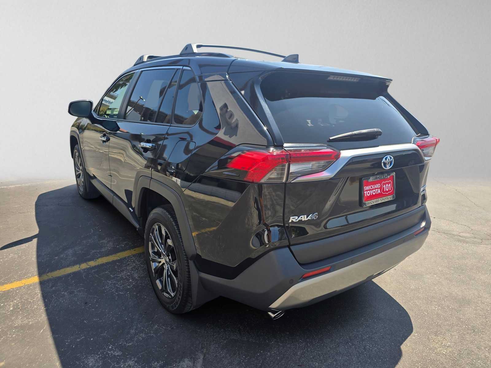 Used 2023 Toyota RAV4 Limited AWD/4WD image 5