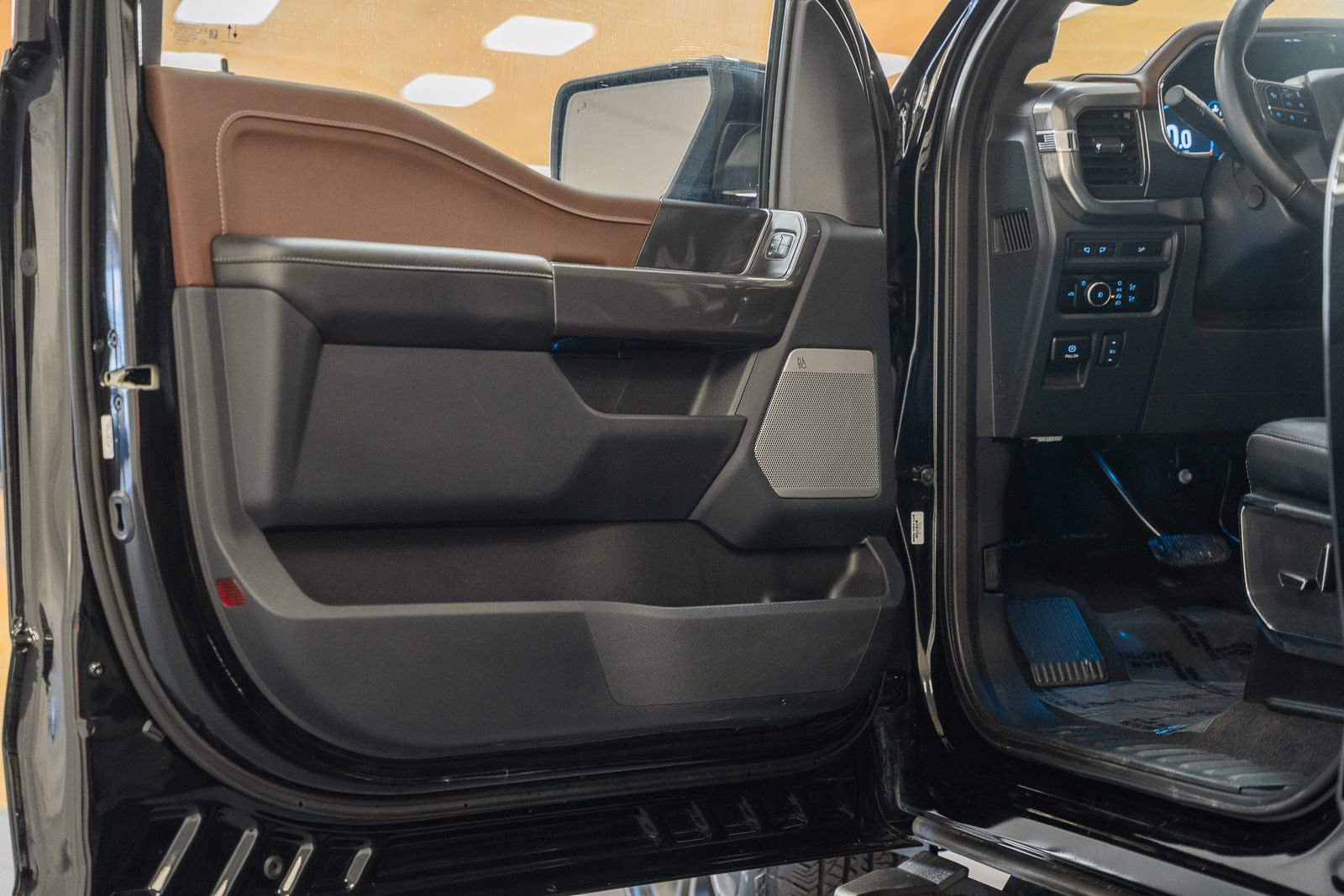 Certified 2023 Ford F150 Lariat w/ Equipment Group 502A High image 47