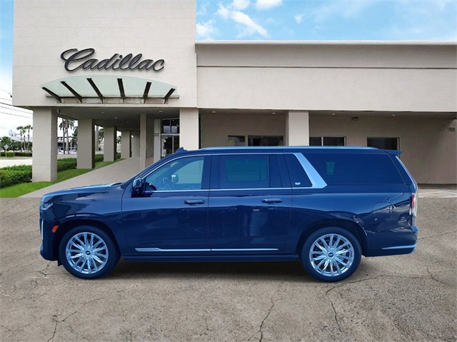 Certified 2022 Cadillac Escalade ESV Premium Luxury w/ Performance Package image 2