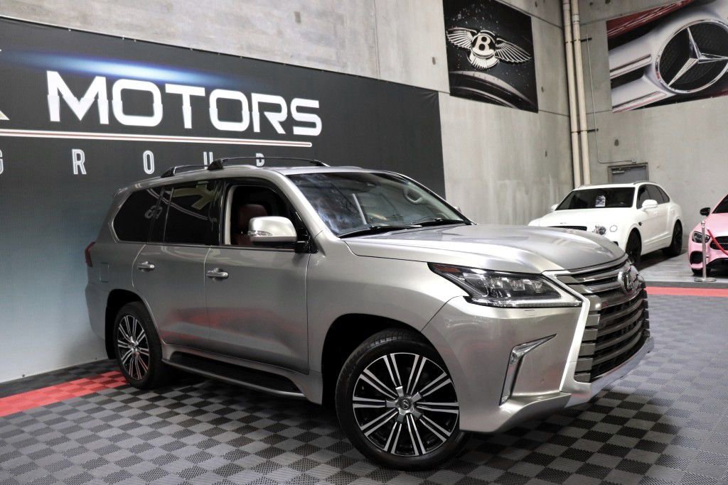 Used 2019 Lexus LX 570 4WD w/ Luxury Package image 12