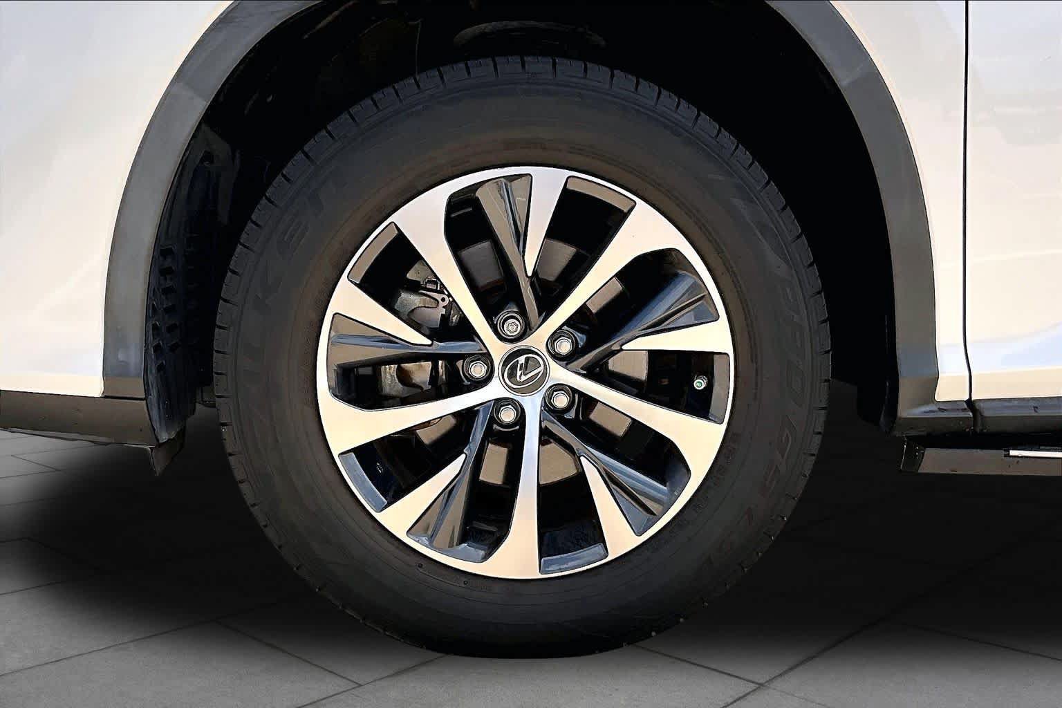 Certified 2022 Lexus RX 350L FWD w/ Premium Package image 11