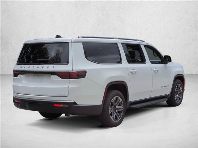 Used 2024 Jeep Wagoneer L Series II RWD image 5