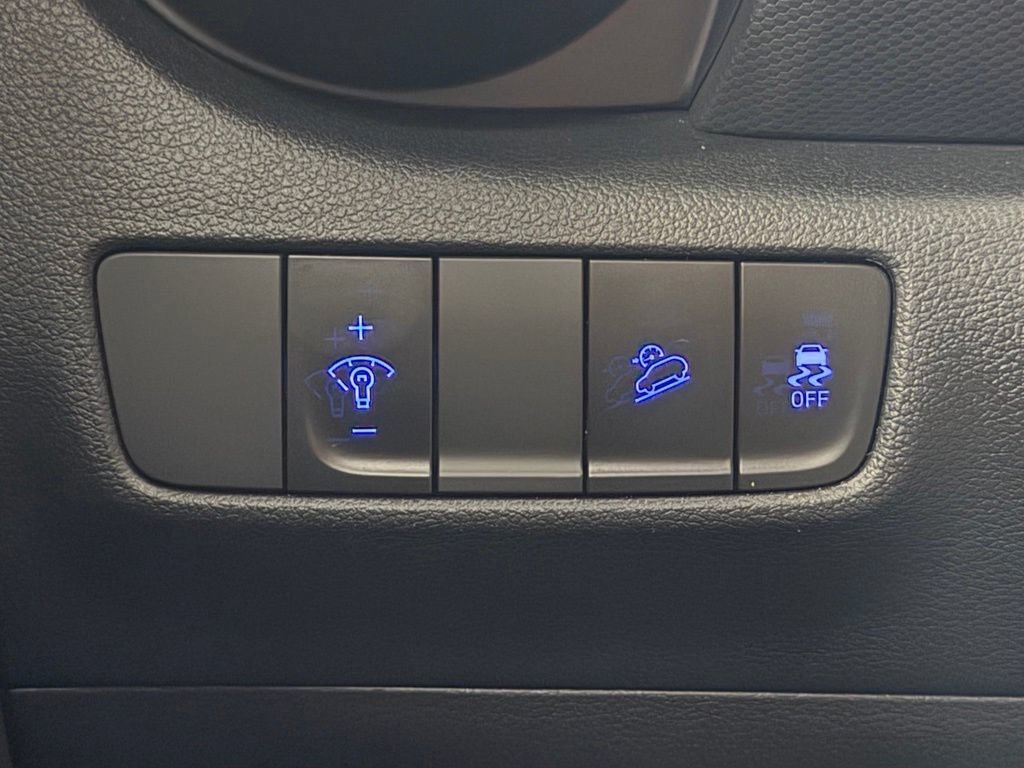Used 2023 Hyundai Kona SE AWD/4WD image 14