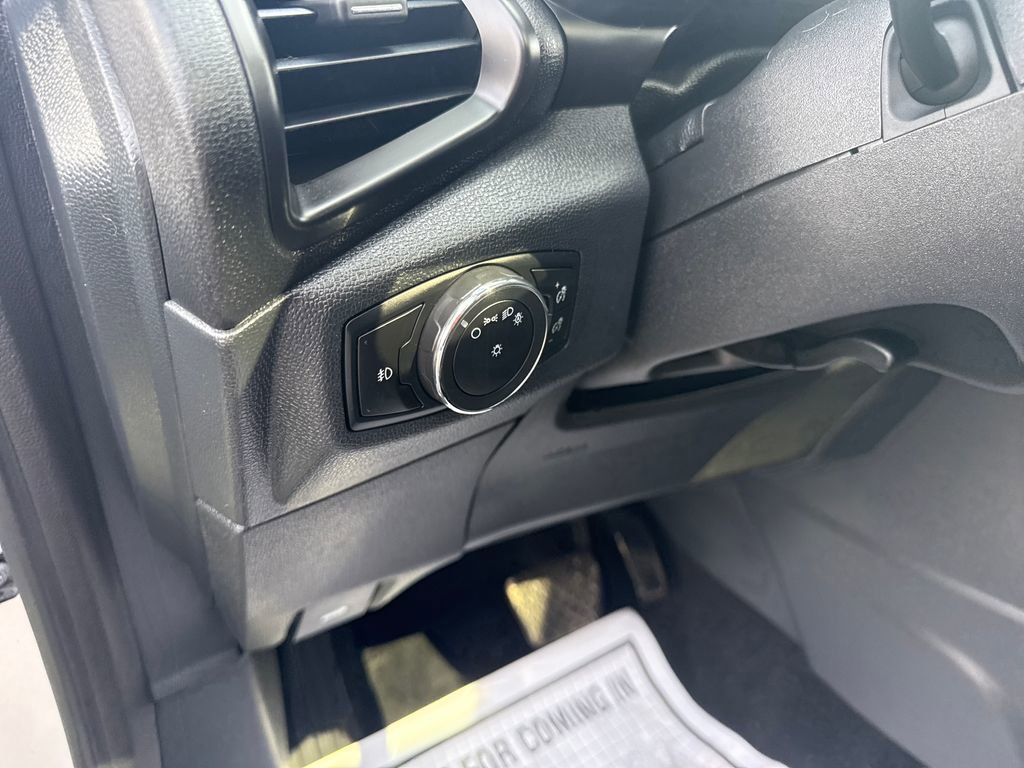 Used 2020 Ford EcoSport SES w/ SES Black Appearance Package image 19