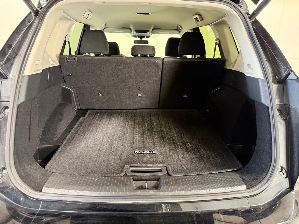 Used 2025 Nissan Rogue SV FWD image 16
