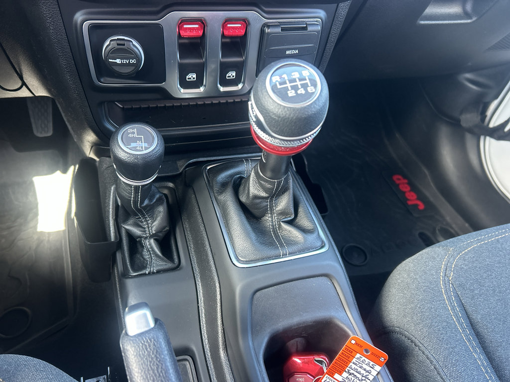 Used 2025 Jeep Wrangler Sport image 24