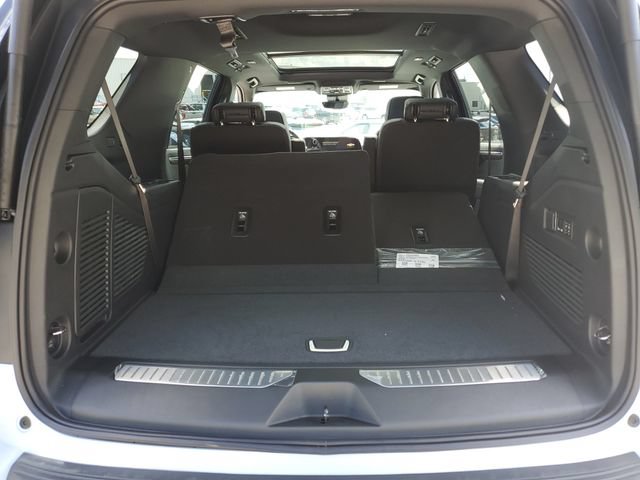 New 2026 Chevrolet Tahoe High Country w/ LPO, Illumination Package AWD/4WD image 8
