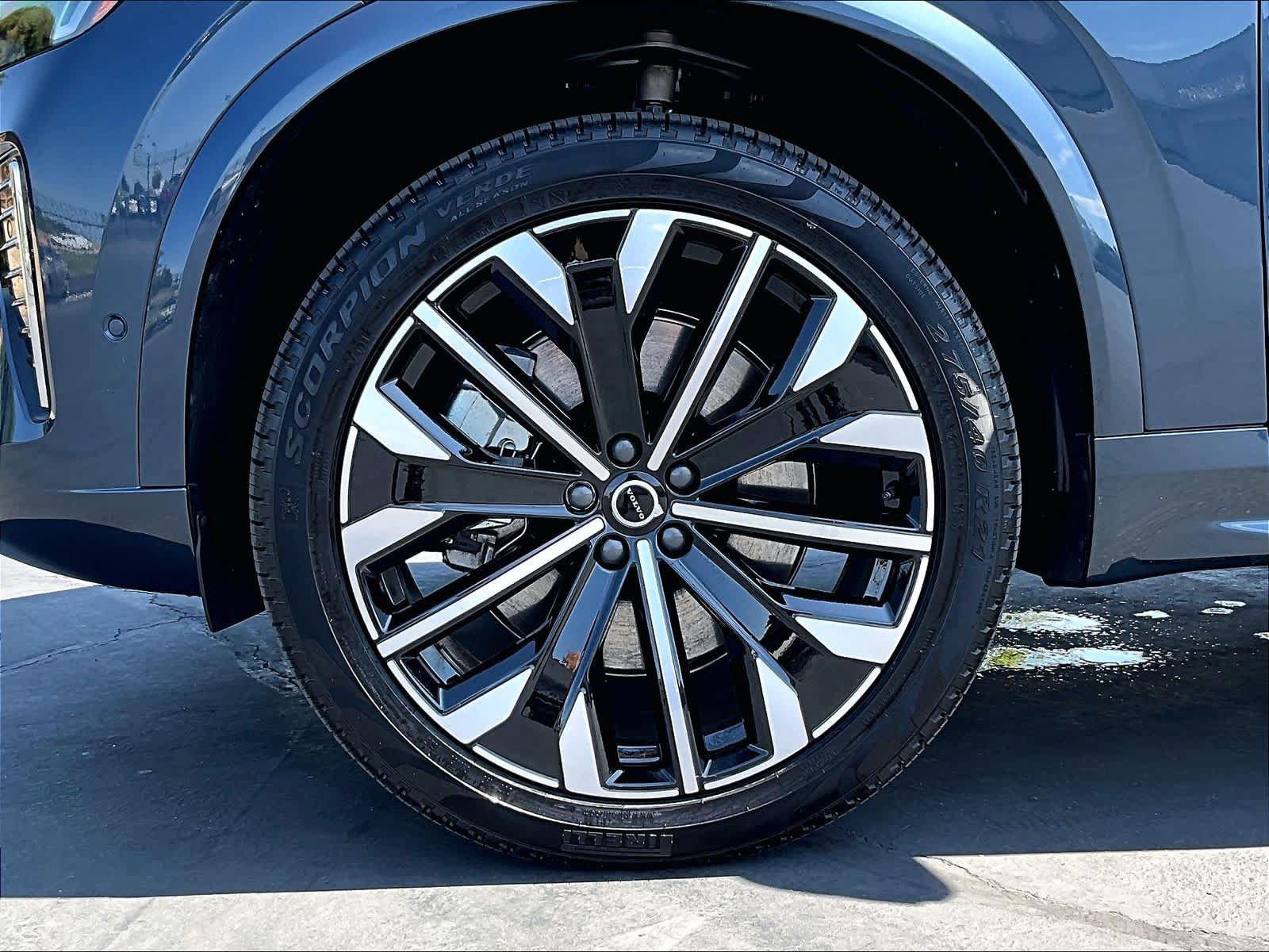 Used 2026 Volvo XC90 T8 Plus w/ Protection Package Premier AWD/4WD image 12