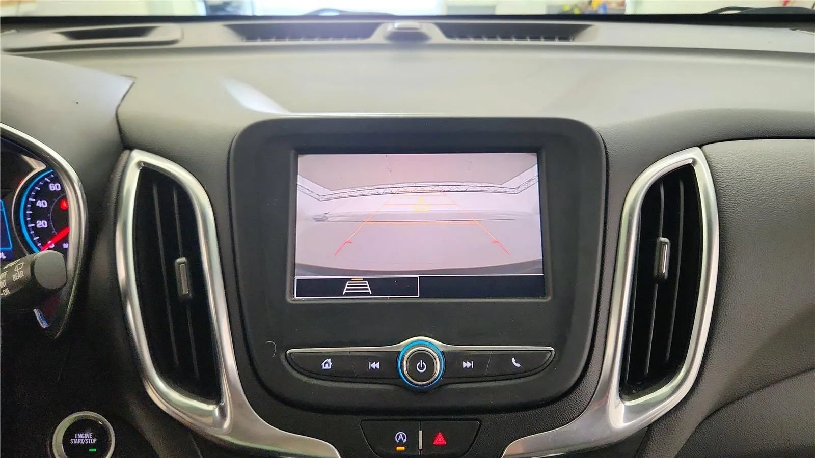 Used 2022 Chevrolet Equinox LT FWD image 18