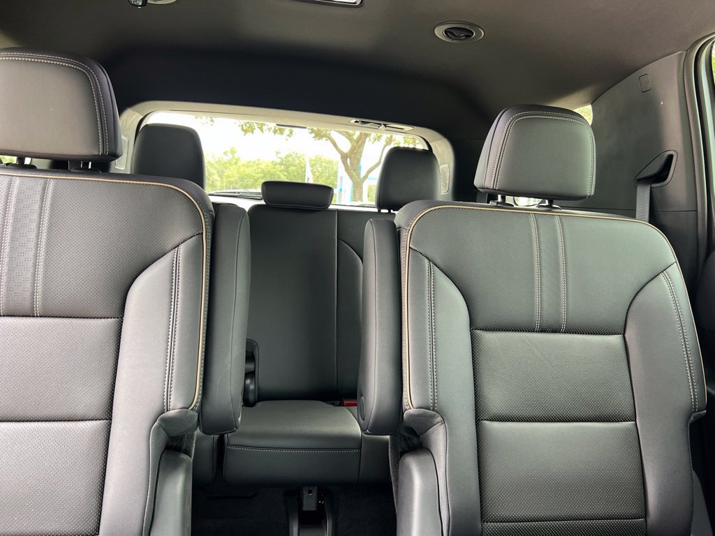 Used 2025 Chevrolet Traverse High Country AWD/4WD image 22