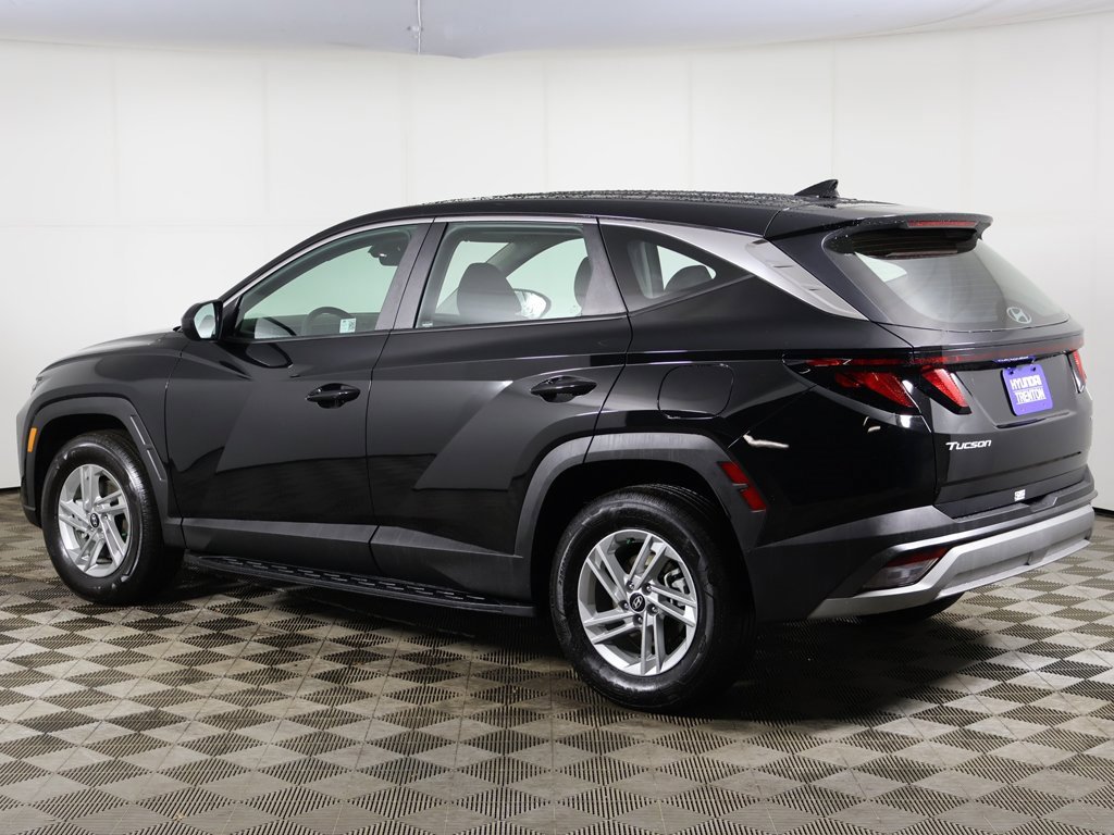 Certified 2025 Hyundai Tucson SE image 7