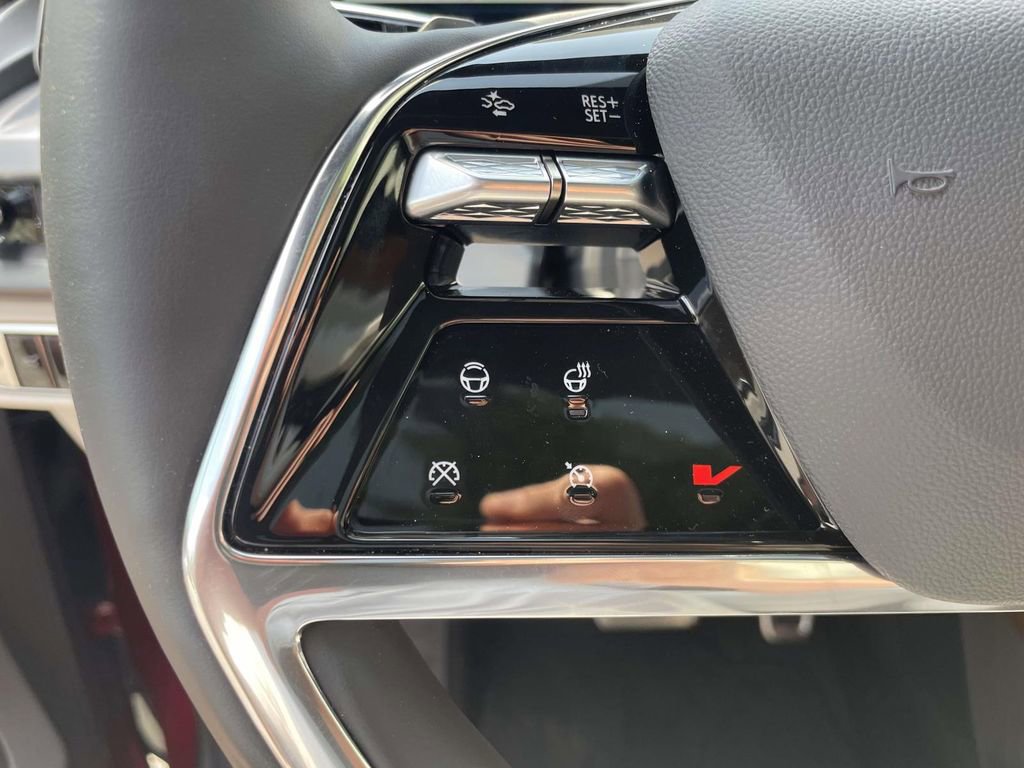 New 2026 Cadillac Vistiq Luxury w/ LPO, Premium Carpet Package image 24