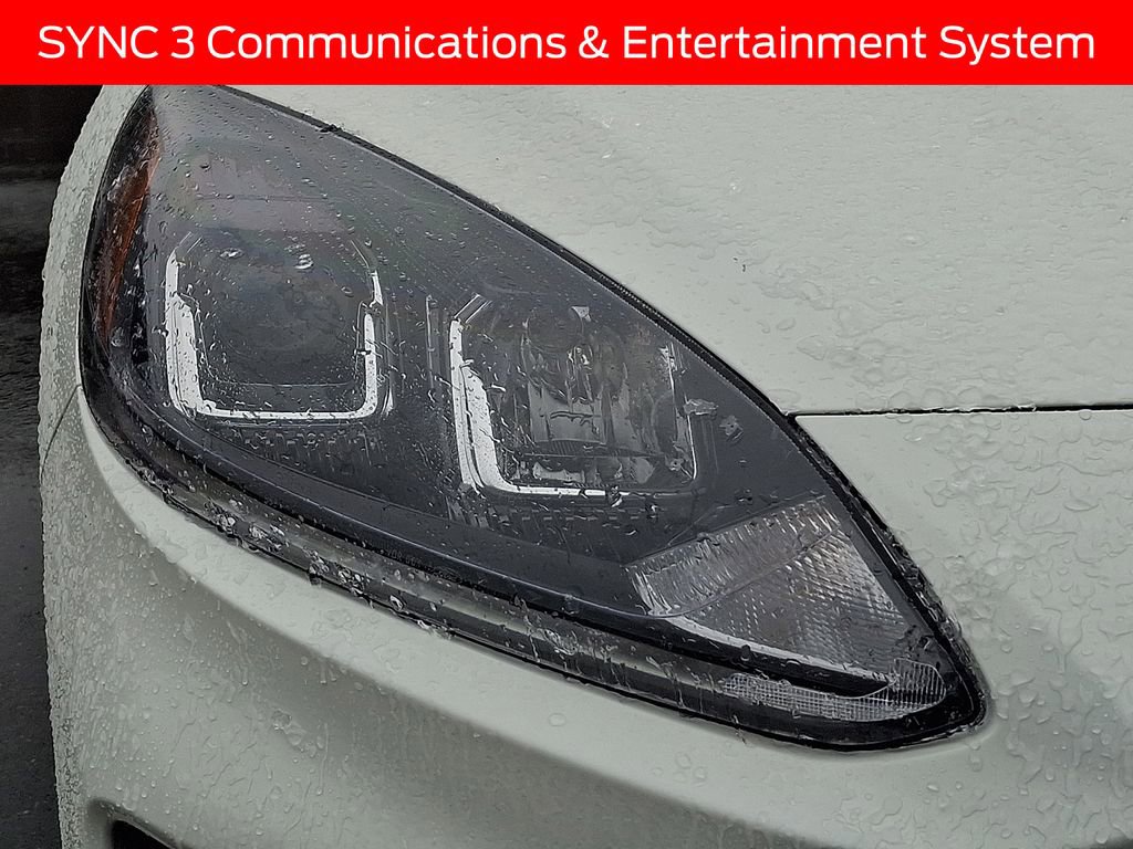 Used 2022 Ford Escape SE w/ Cold Weather Package image 9