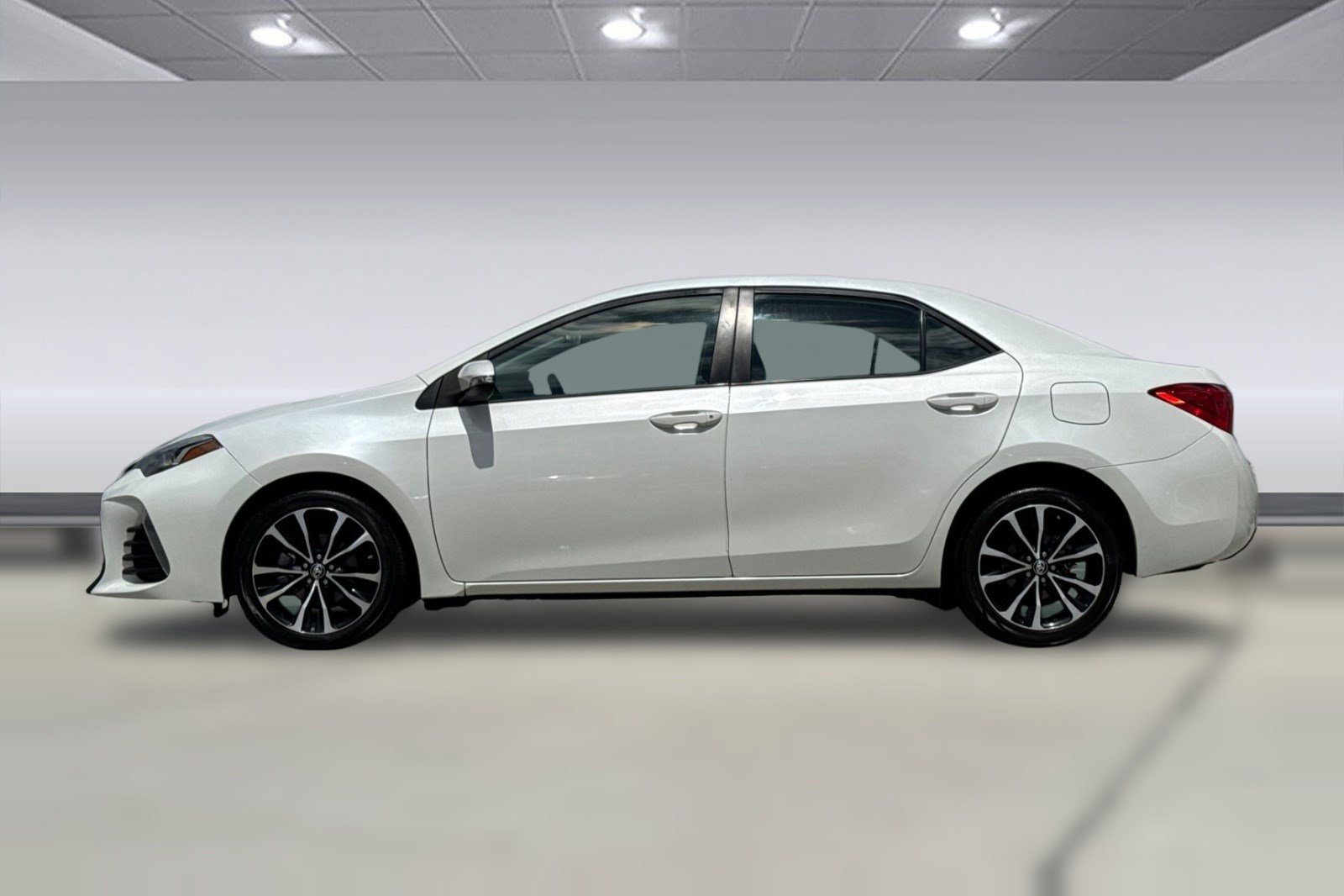 Used 2019 Toyota Corolla SE w/ Carpet Mat Package (TMS) FWD image 6