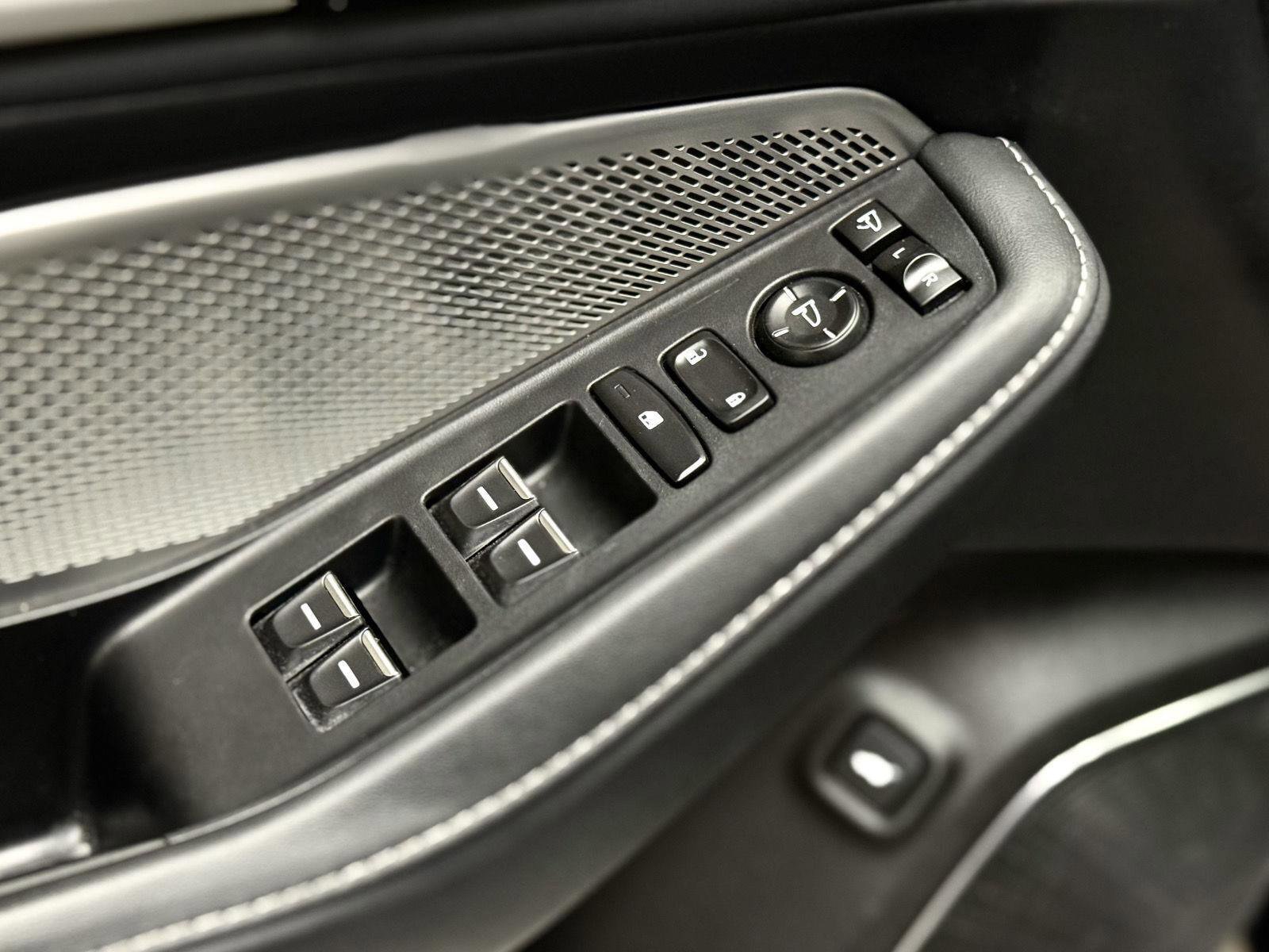 Used 2023 Acura MDX FWD w/ Technology Package image 12