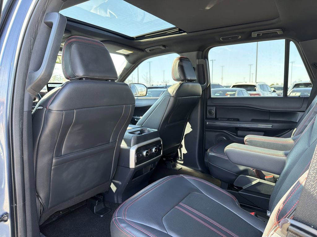 Used 2022 Ford Expedition Limited image 13