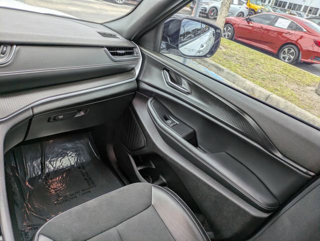 Certified 2024 Jeep Grand Cherokee Altitude image 13