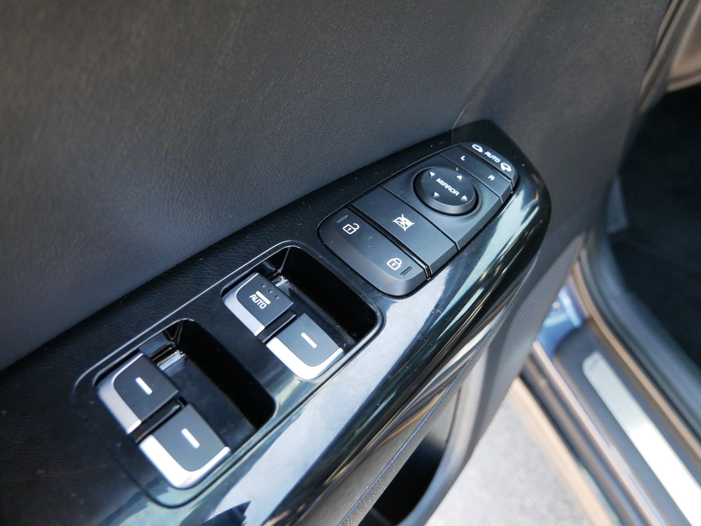 Used 2021 Kia Sportage S w/ S AWD Premium Package image 19
