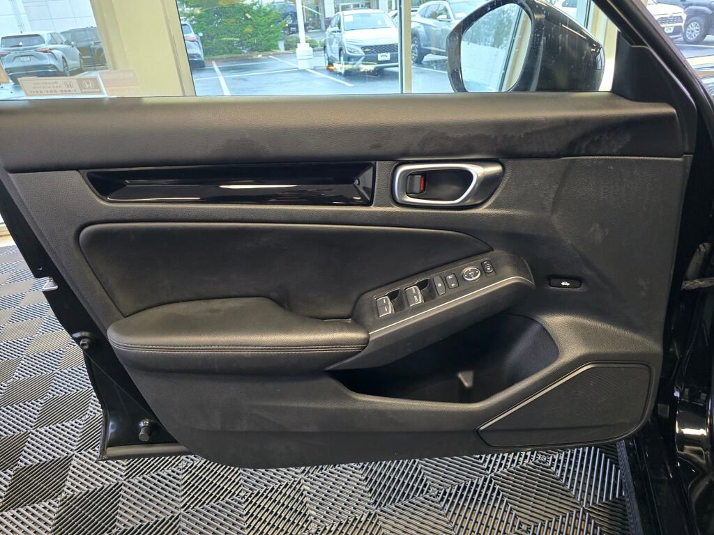 Used 2022 Honda Civic Touring image 21