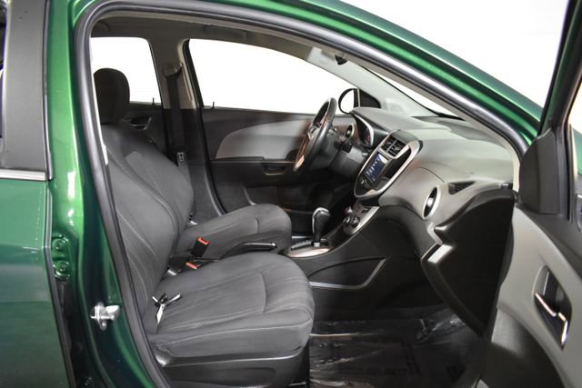 Used 2018 Chevrolet Sonic LT w/ Convenience Package image 32