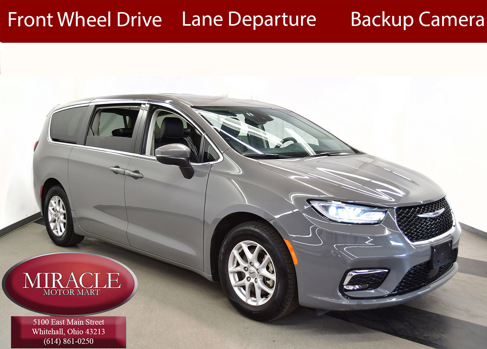 Used 2023 Chrysler Pacifica Touring-L FWD image 40