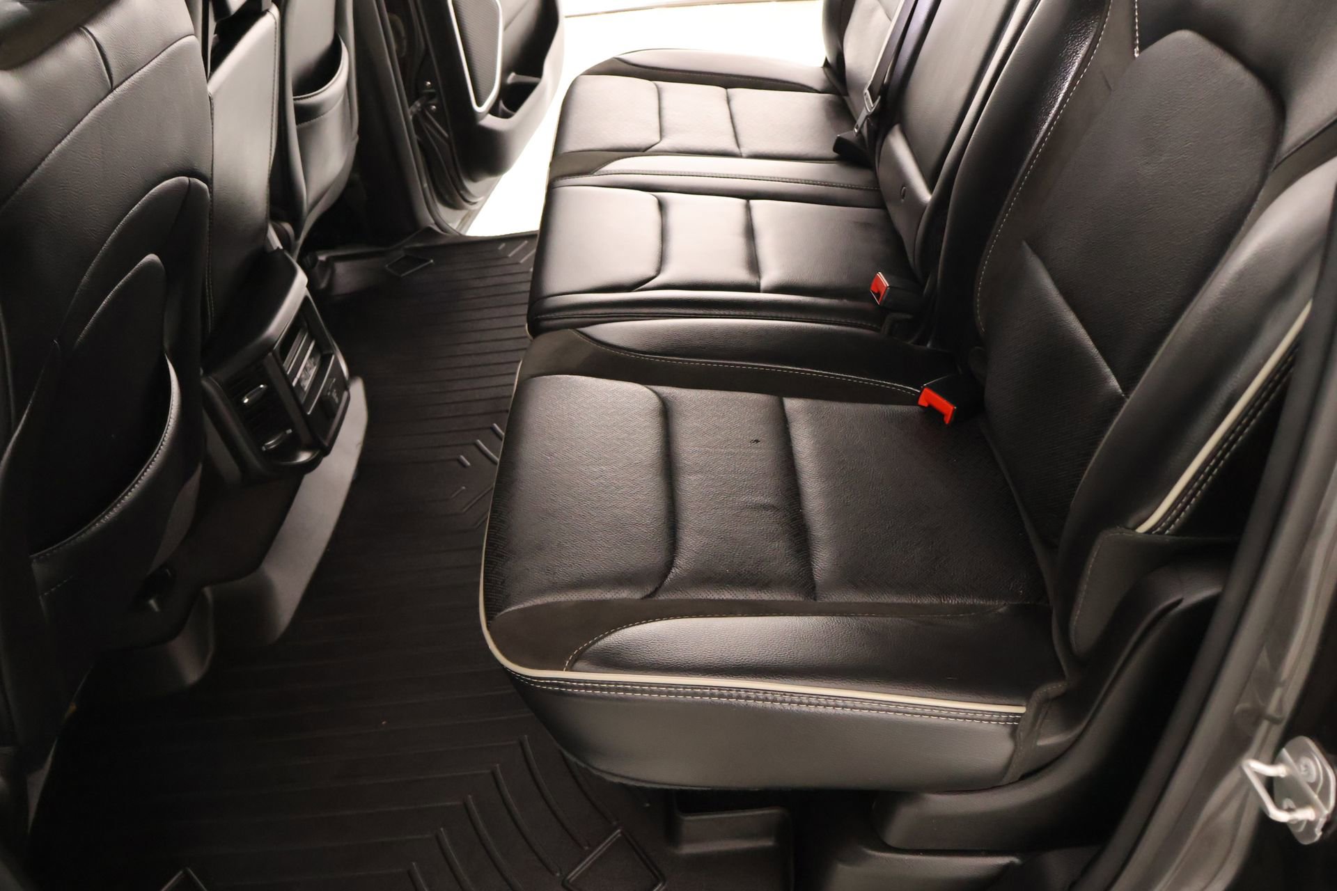 Used 2022 RAM 1500 Laramie AWD/4WD image 12