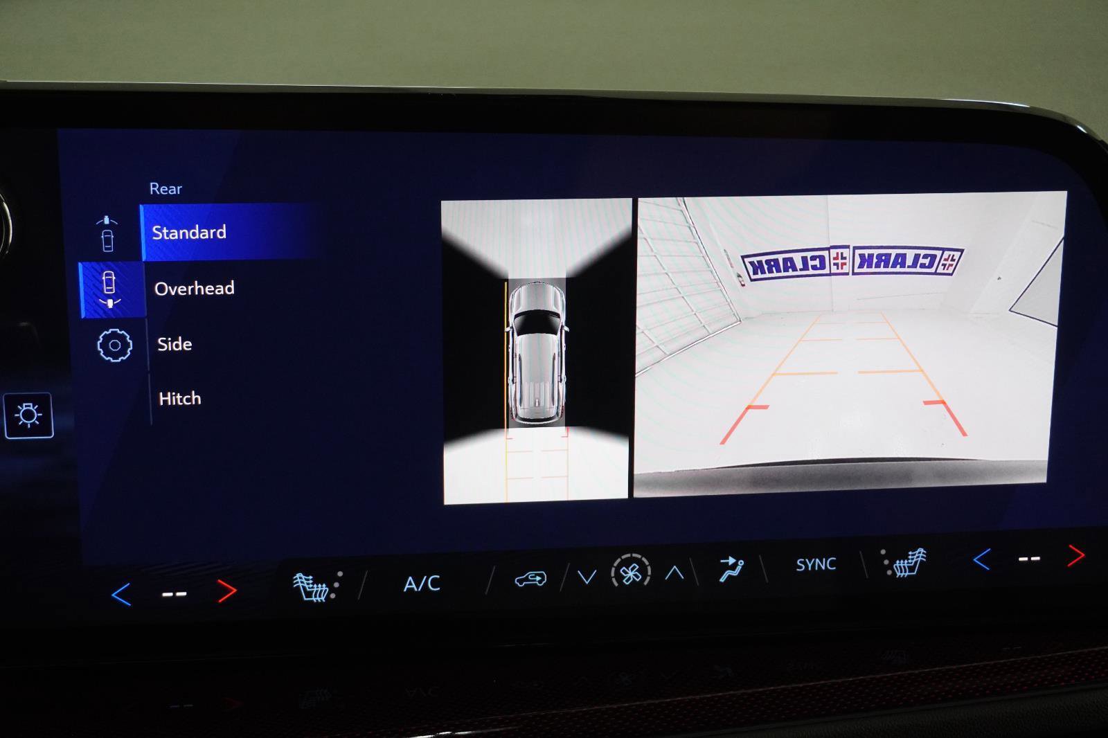 New 2026 Chevrolet Traverse Z71 w/ Driver Confidence Package image 29