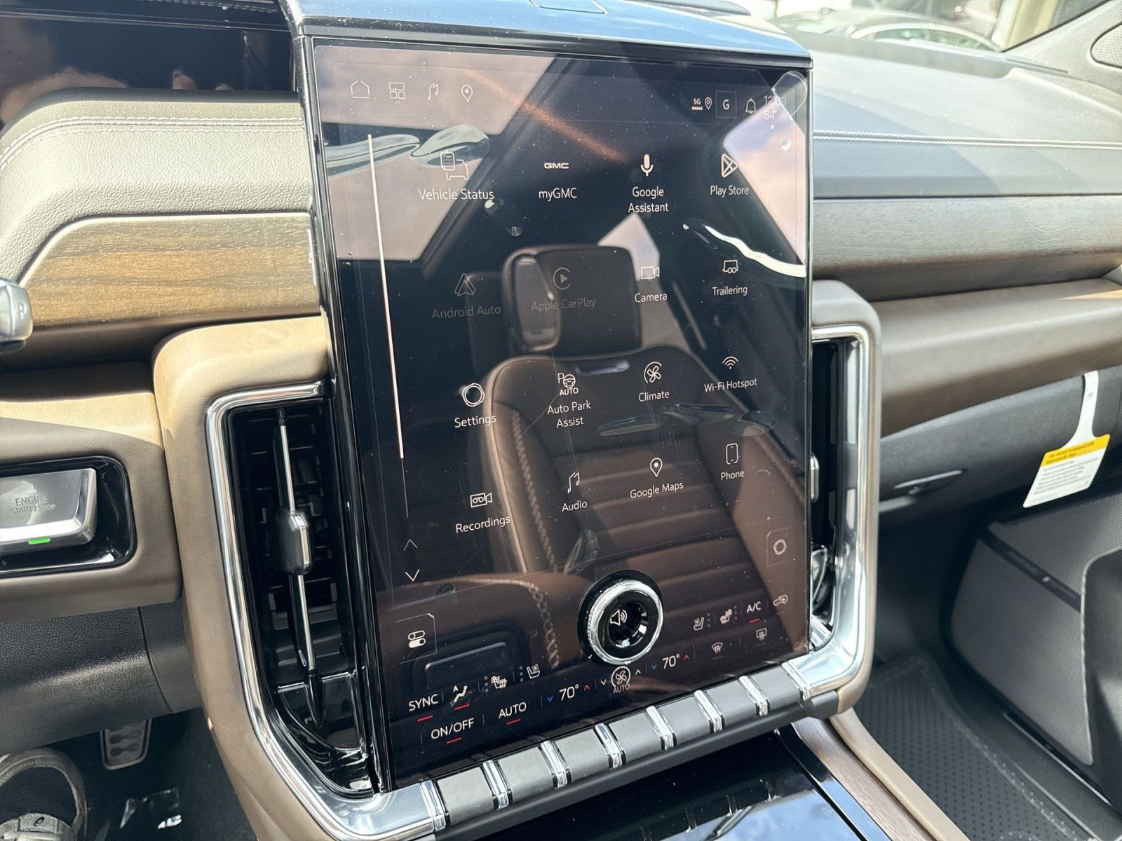 New 2026 GMC Yukon XL Denali Ultimate AWD/4WD image 14