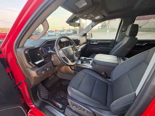 Used 2024 Chevrolet Silverado 1500 LT Trail Boss w/ Convenience Package II image 9