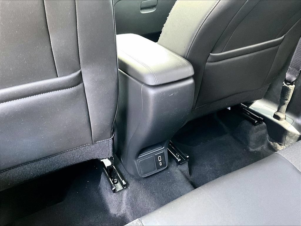 Used 2025 Buick Encore GX Preferred AWD/4WD image 13