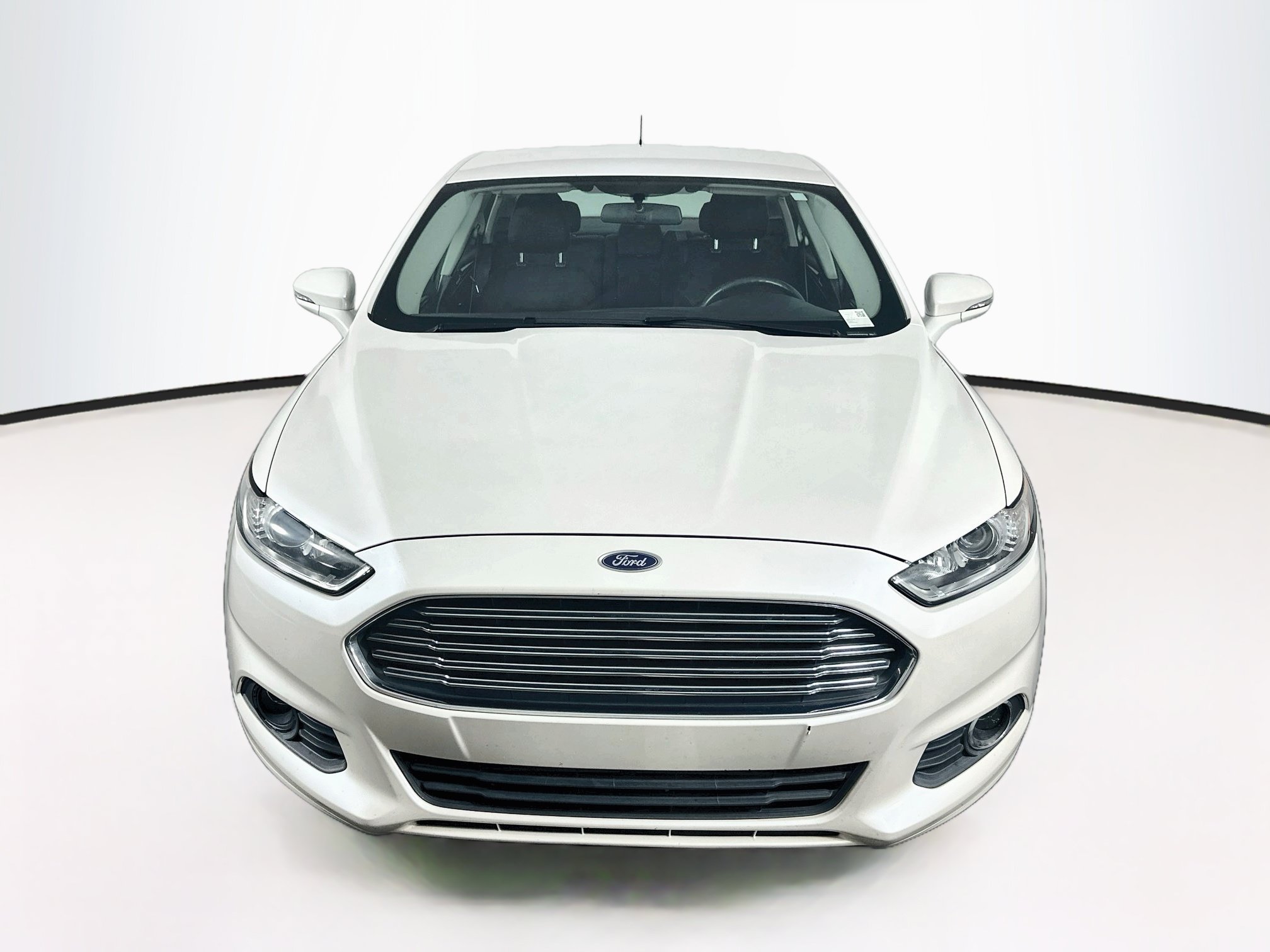 Used 2013 Ford Fusion SE FWD image 2