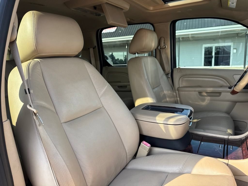 Used 2012 Cadillac Escalade ESV Luxury AWD/4WD image 42